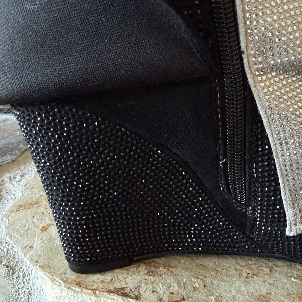 Cape Robbin Black and Gray Heeled Boots - Picture 11 of 15